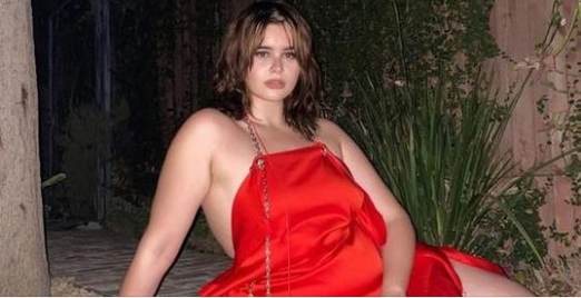 “Wow, what legs!”: The world’s most beautiful plus-size woman showed off her figure in extremely short shorts