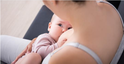 Mother posts picture breastfeeding toddler in public – she finally responds to all the backlash