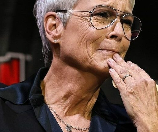 Jamie Lee Curtis overwhelmed with grief makes the heart-wrenching announcement
