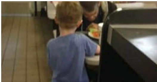 MY 5-YEAR-OLD MADE AN ENTIRE RESTAURANT CRY WITH ONE SIMPLE ACT