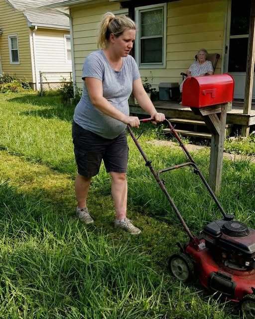 I Was Pregnant, Alone, And Facing Foreclosure When I Helped My Elderly Neighbor Mow Her Lawn