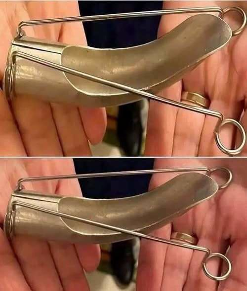 Found this in my grandma’s dresser after she pαssed. None of us have a clue what it is.