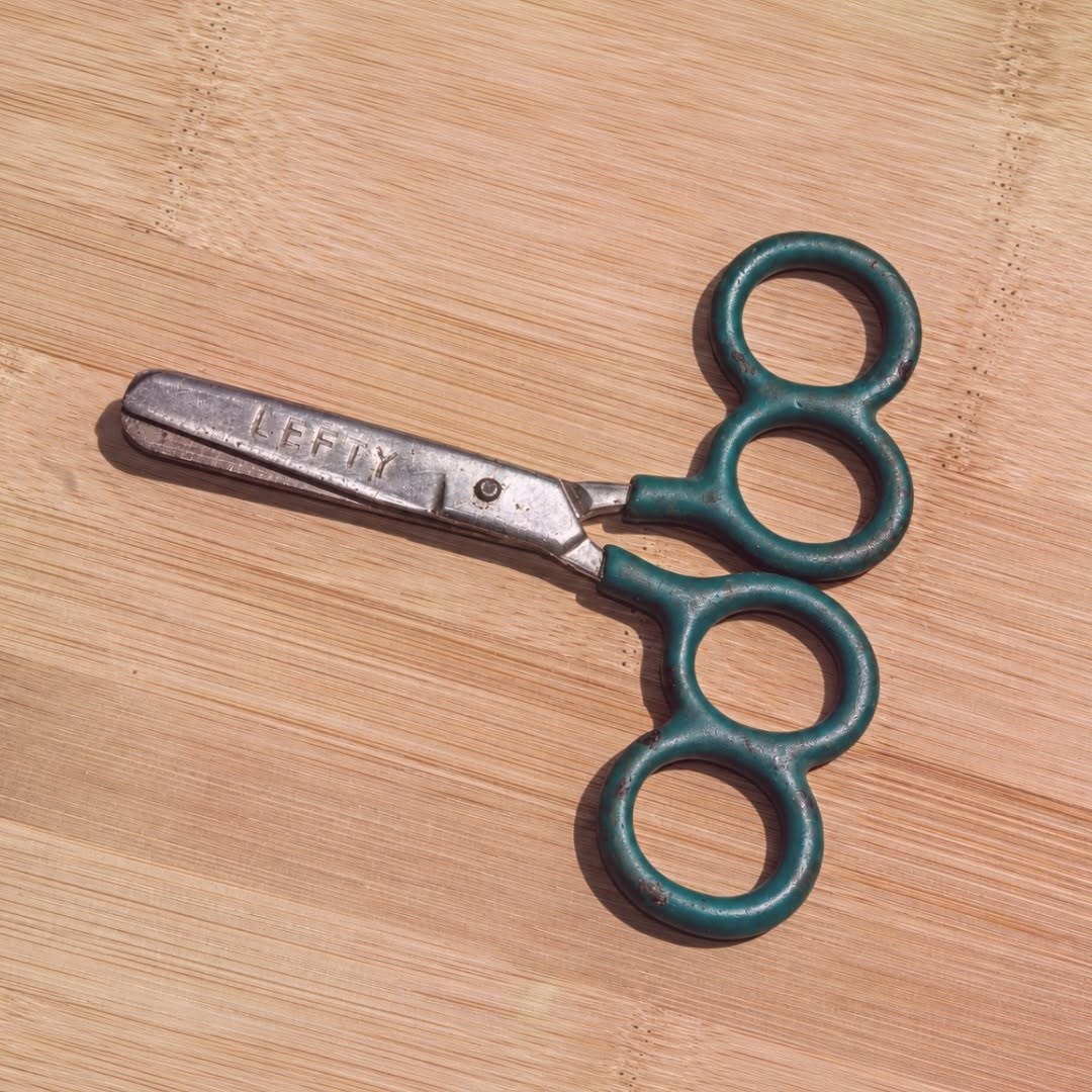 Why do these scissors have 4 rings? Do you know the answer?