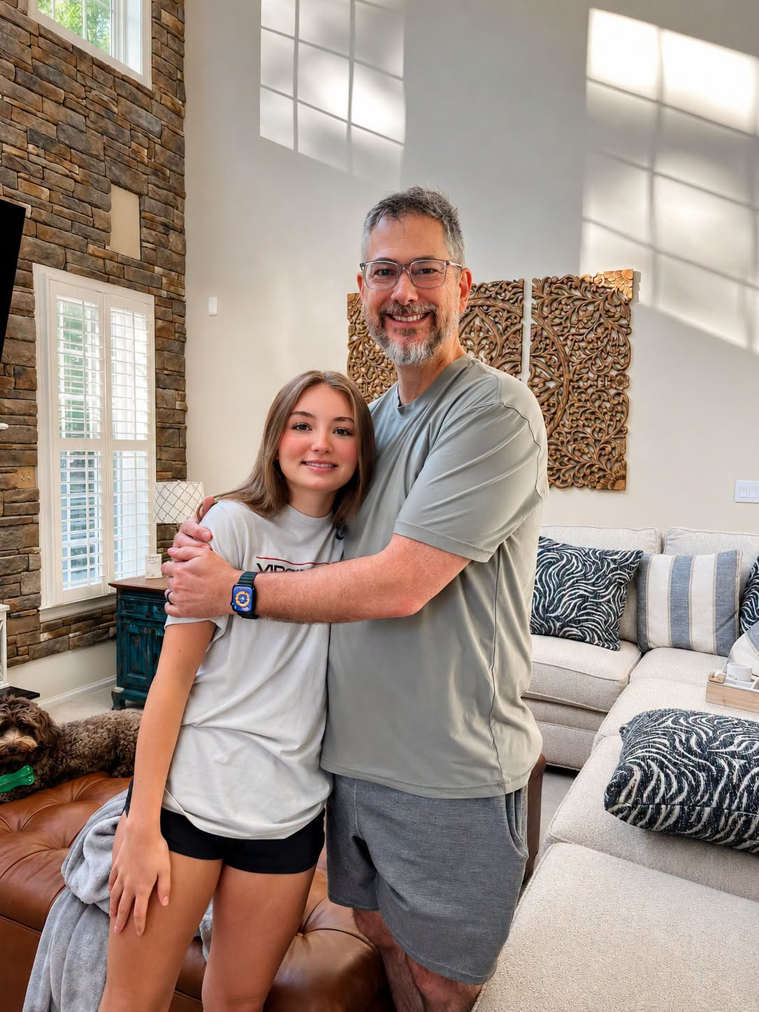 Every time my father secretly talked to my 19-year-old daughter, she became tense and quiet afterward. One day, I decided to watch them… When I looked through the crack in the door and saw my daughter taking off her shirt while my father stood behind her, my heart nearly stopped
