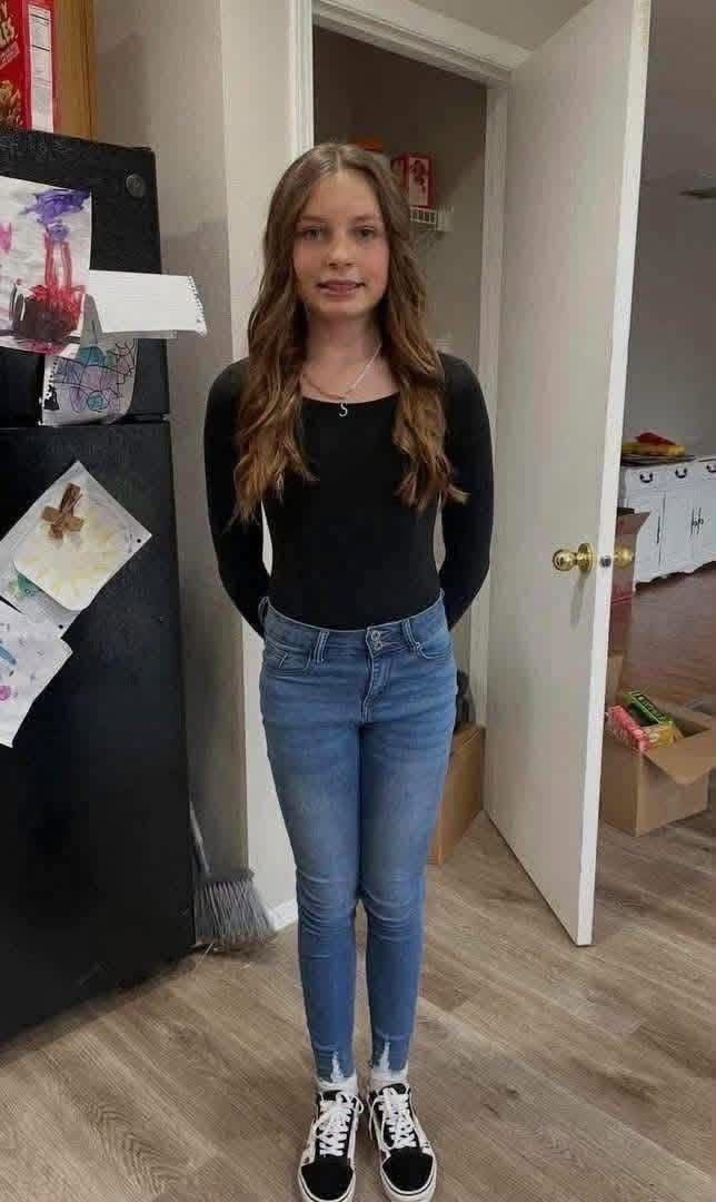 14-year-old teenager passed away after putting lamp on her